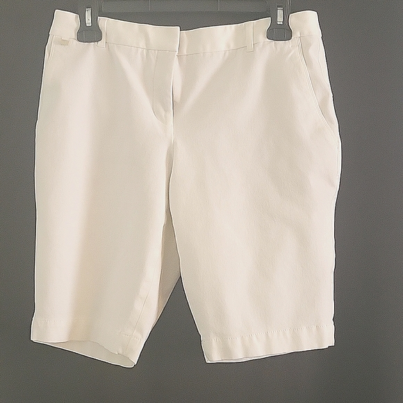 WHBM Berumda Shorts size 6 - Picture 1 of 3
